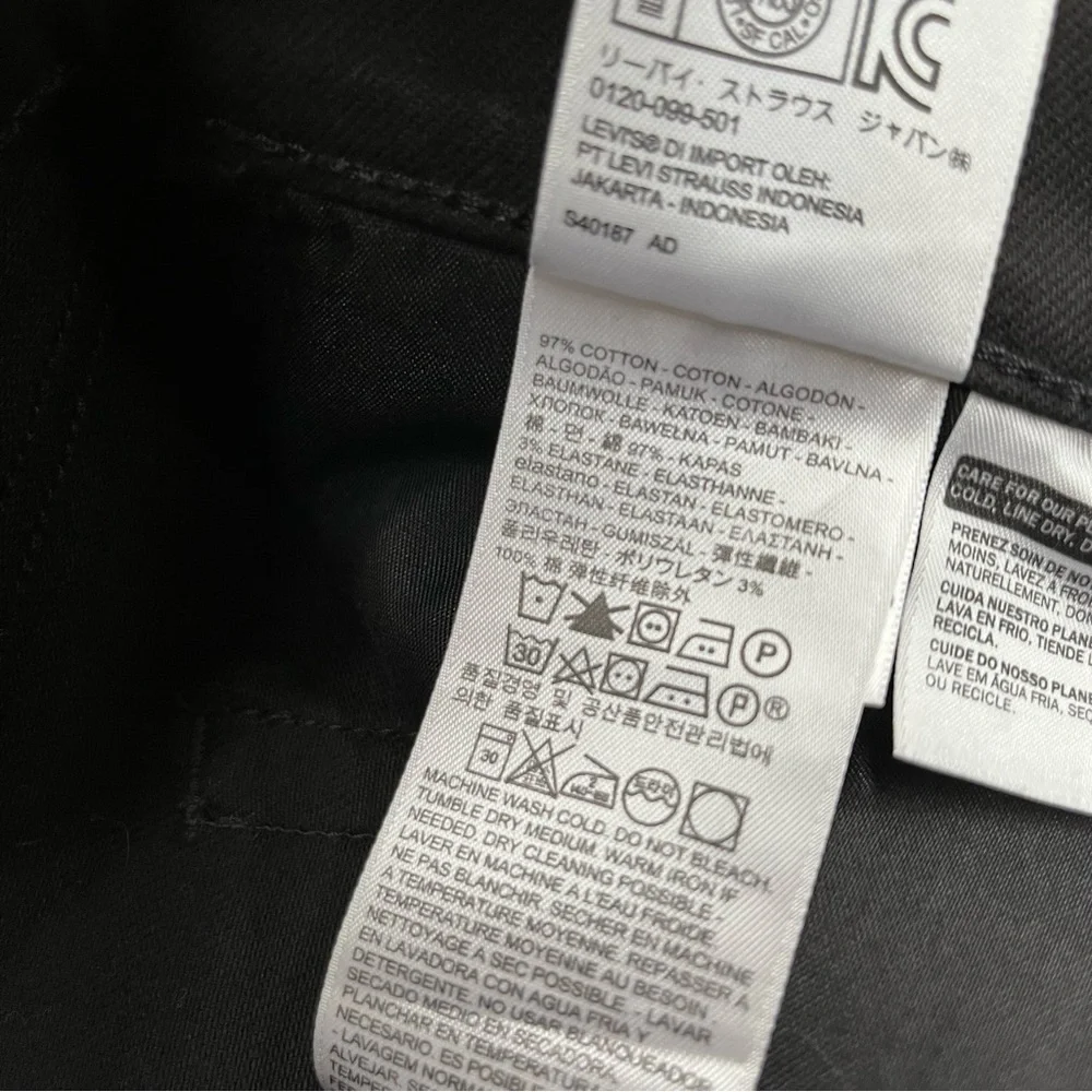 Woman’s Levi’s wedgie skinny black distressed raw hem jeans plus size 20W - Picture 9 of 10